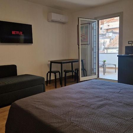 Angel House Oasi Apartment คาตาเนีย ภายนอก รูปภาพ