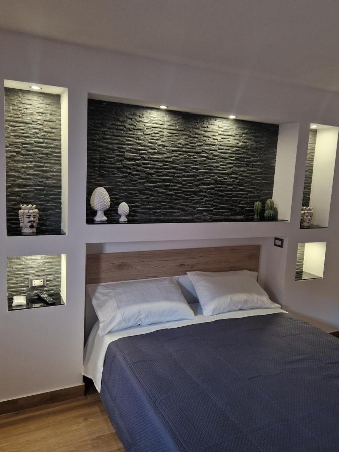 Angel House Oasi Apartment คาตาเนีย ภายนอก รูปภาพ